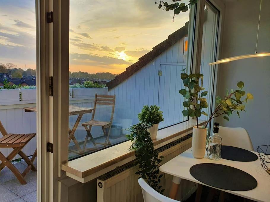 Modernes Und Ruhiges Appartement Mit Loggia Marl Ngoại thất bức ảnh